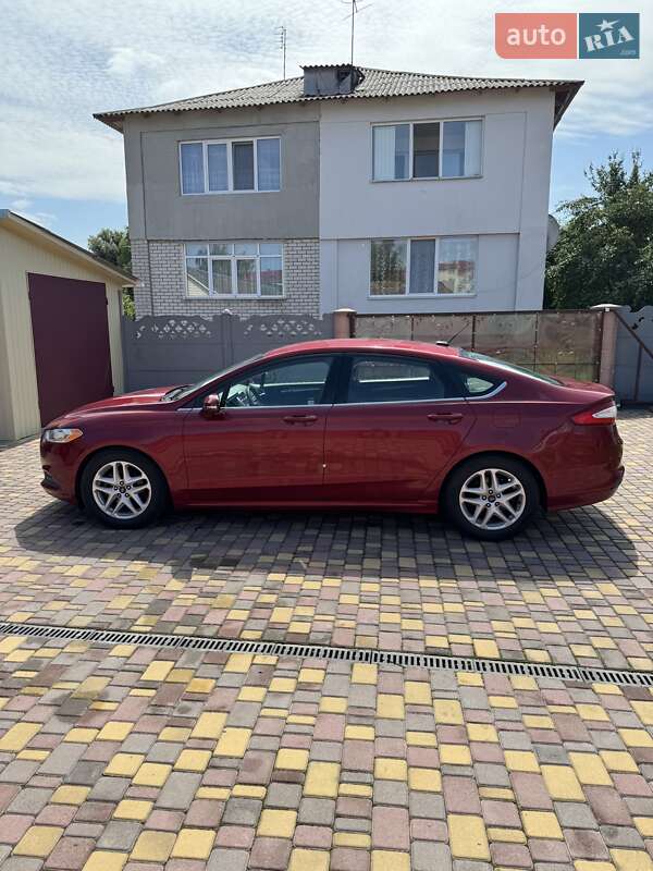 Седан Ford Fusion 2014 в Романове