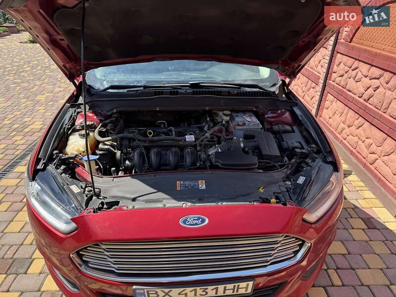 Седан Ford Fusion 2014 в Романове