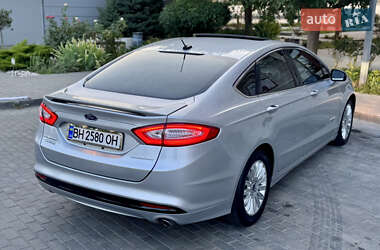 Седан Ford Fusion 2014 в 