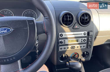 Хэтчбек Ford Fusion 2005 в 