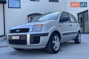 Хэтчбек Ford Fusion 2010 в 