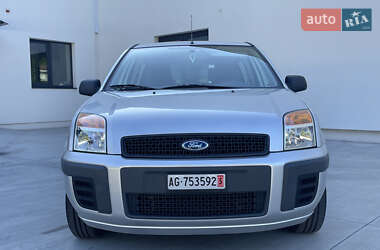Хэтчбек Ford Fusion 2010 в 