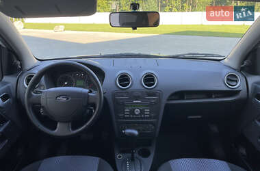 Хэтчбек Ford Fusion 2010 в 