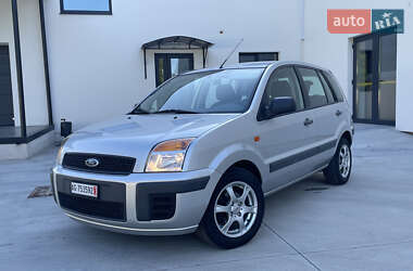 Хэтчбек Ford Fusion 2010 в 