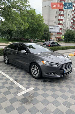 Седан Ford Fusion 2016 в 