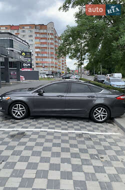 Седан Ford Fusion 2016 в 