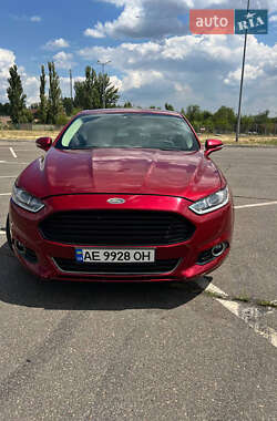 Седан Ford Fusion 2015 в 