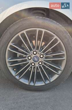 Седан Ford Fusion 2013 в 