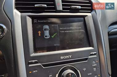 Седан Ford Fusion 2013 в 