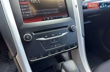 Седан Ford Fusion 2014 в 