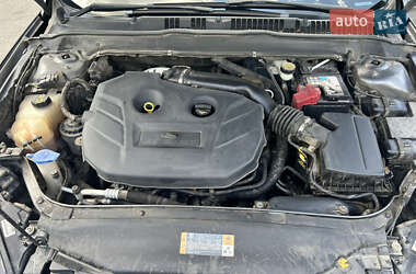Седан Ford Fusion 2013 в 
