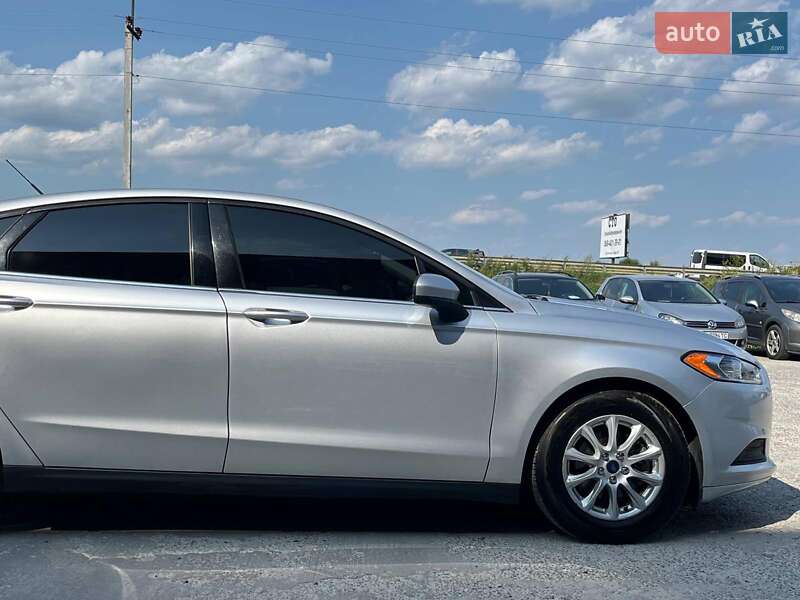 Седан Ford Fusion 2016 в Львове