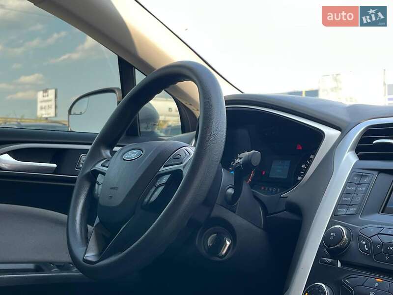 Седан Ford Fusion 2016 в Львове