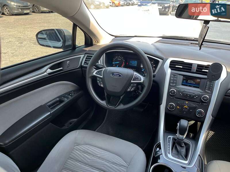 Седан Ford Fusion 2016 в Львове