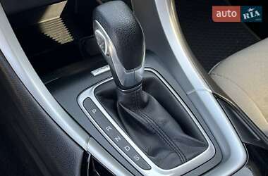 Седан Ford Fusion 2016 в 