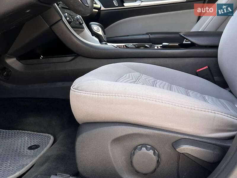 Седан Ford Fusion 2016 в Львове