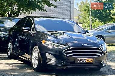 Седан Ford Fusion 2019 в 