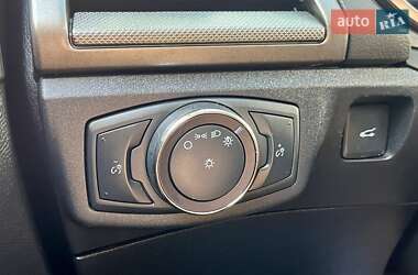 Седан Ford Fusion 2019 в 
