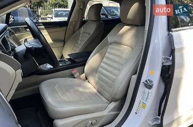 Седан Ford Fusion 2016 в 