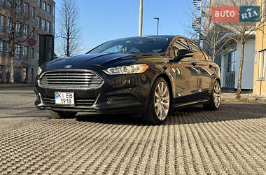 Седан Ford Fusion 2013 в 