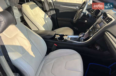 Седан Ford Fusion 2013 в 