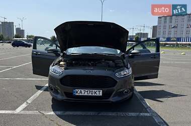 Седан Ford Fusion 2016 в 