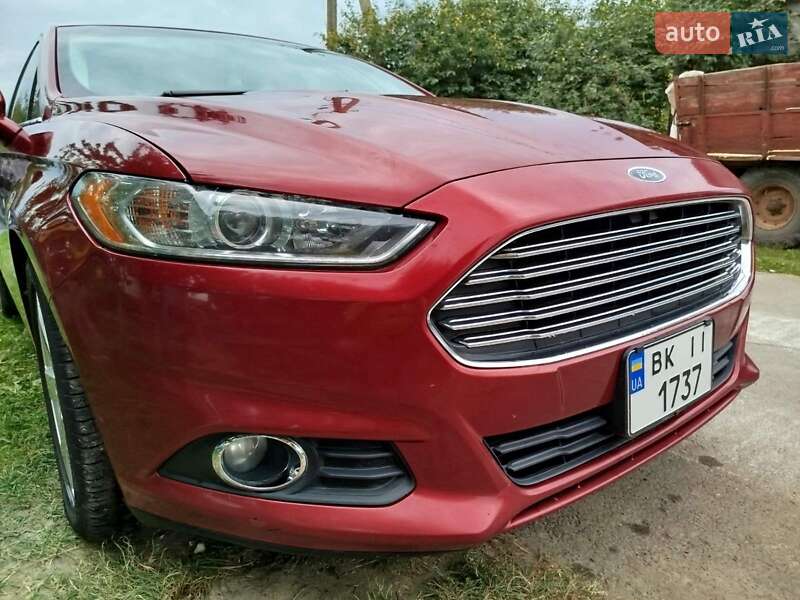 Седан Ford Fusion 2013 в Ровно