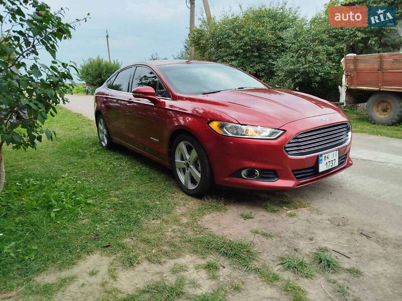 Седан Ford Fusion 2013 в Ровно