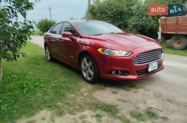 Седан Ford Fusion 2013 в 