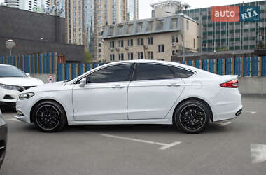 Седан Ford Fusion 2017 в 