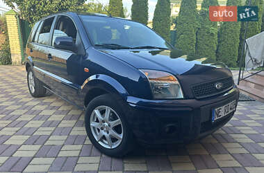 Хэтчбек Ford Fusion 2010 в 