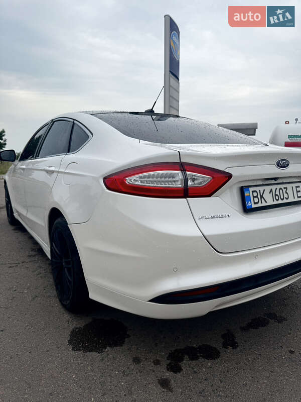 Седан Ford Fusion 2016 в Дубровиці фото 5 Седан Ford Fusion 2016 в Дубровиці