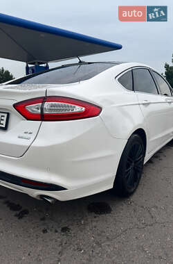 Седан Ford Fusion 2016 в 