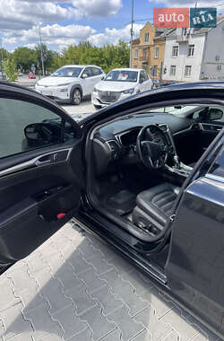 Седан Ford Fusion 2016 в 