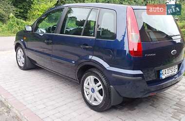 Хэтчбек Ford Fusion 2004 в 