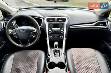 Седан Ford Fusion 2014 в 