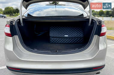 Седан Ford Fusion 2014 в 