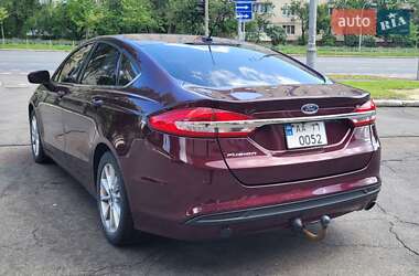 Седан Ford Fusion 2017 в 