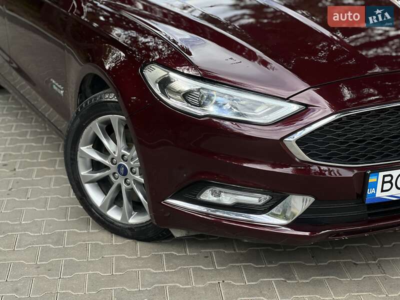Седан Ford Fusion 2016 в Львове