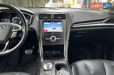 Седан Ford Fusion 2016 в 