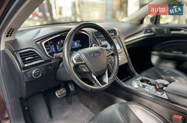Седан Ford Fusion 2016 в 