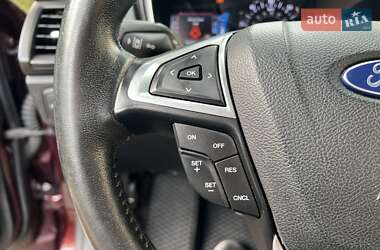 Седан Ford Fusion 2016 в 