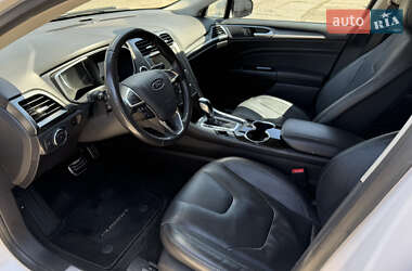 Седан Ford Fusion 2015 в 