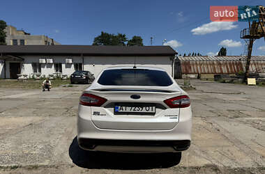 Седан Ford Fusion 2015 в 