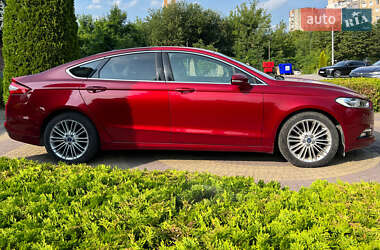 Седан Ford Fusion 2016 в 