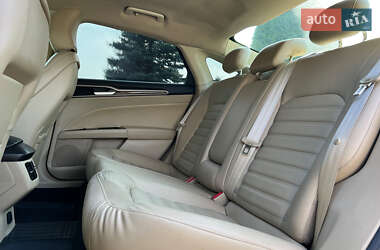 Седан Ford Fusion 2016 в 