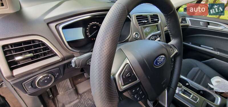 Седан Ford Fusion 2020 в Стрию