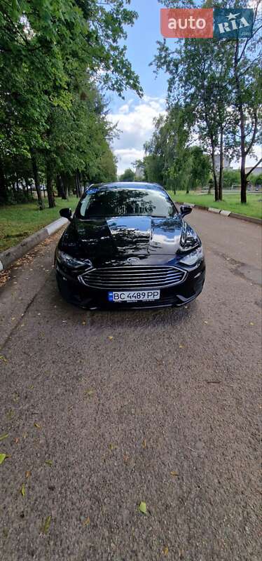 Седан Ford Fusion 2020 в Стрию