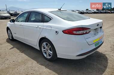 Седан Ford Fusion 2018 в 