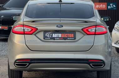 Седан Ford Fusion 2015 в 